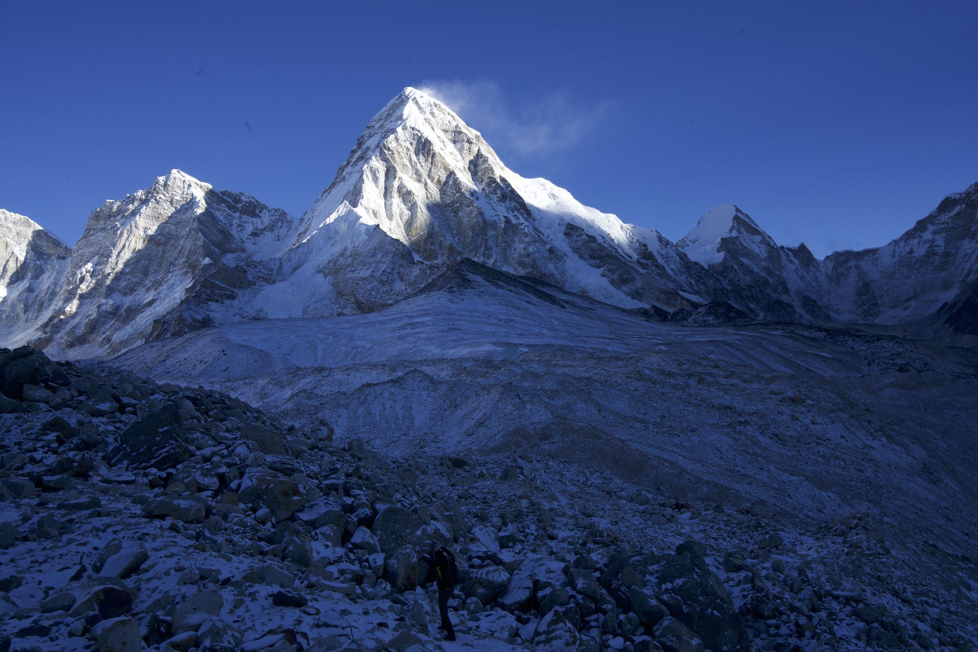 nepal bans photographs of climbers on mt everest due to overcrowding